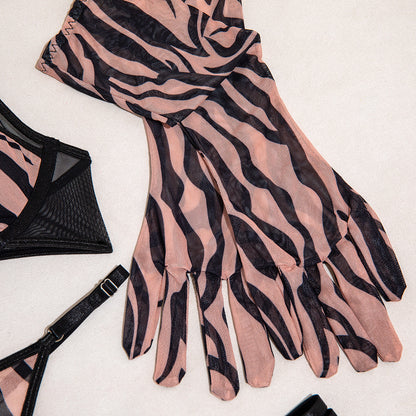 Sexy Leopard Print Lingerie Set – Erotic Boudoir Outfit with Metal Chain, Tulle, Thongs & Gloves